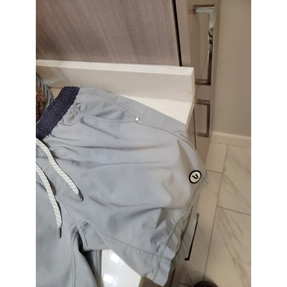 Vuori Men’s Kore Shorts Large - Picture 2 of 8